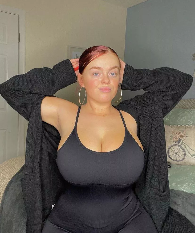 [NN] Huge titties