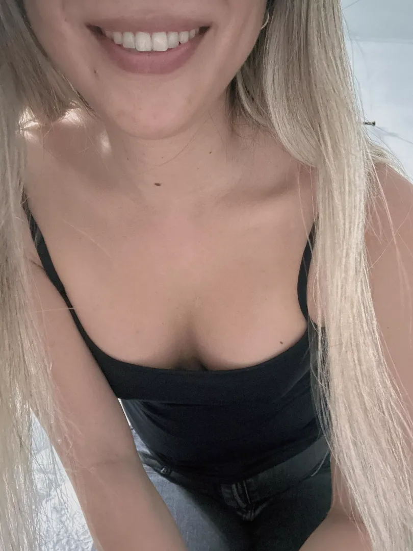 No bra at home 