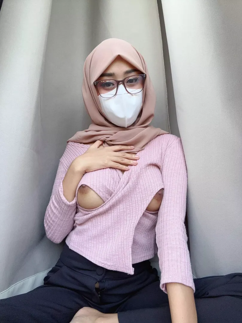 No bra is healthier for blood circulation.