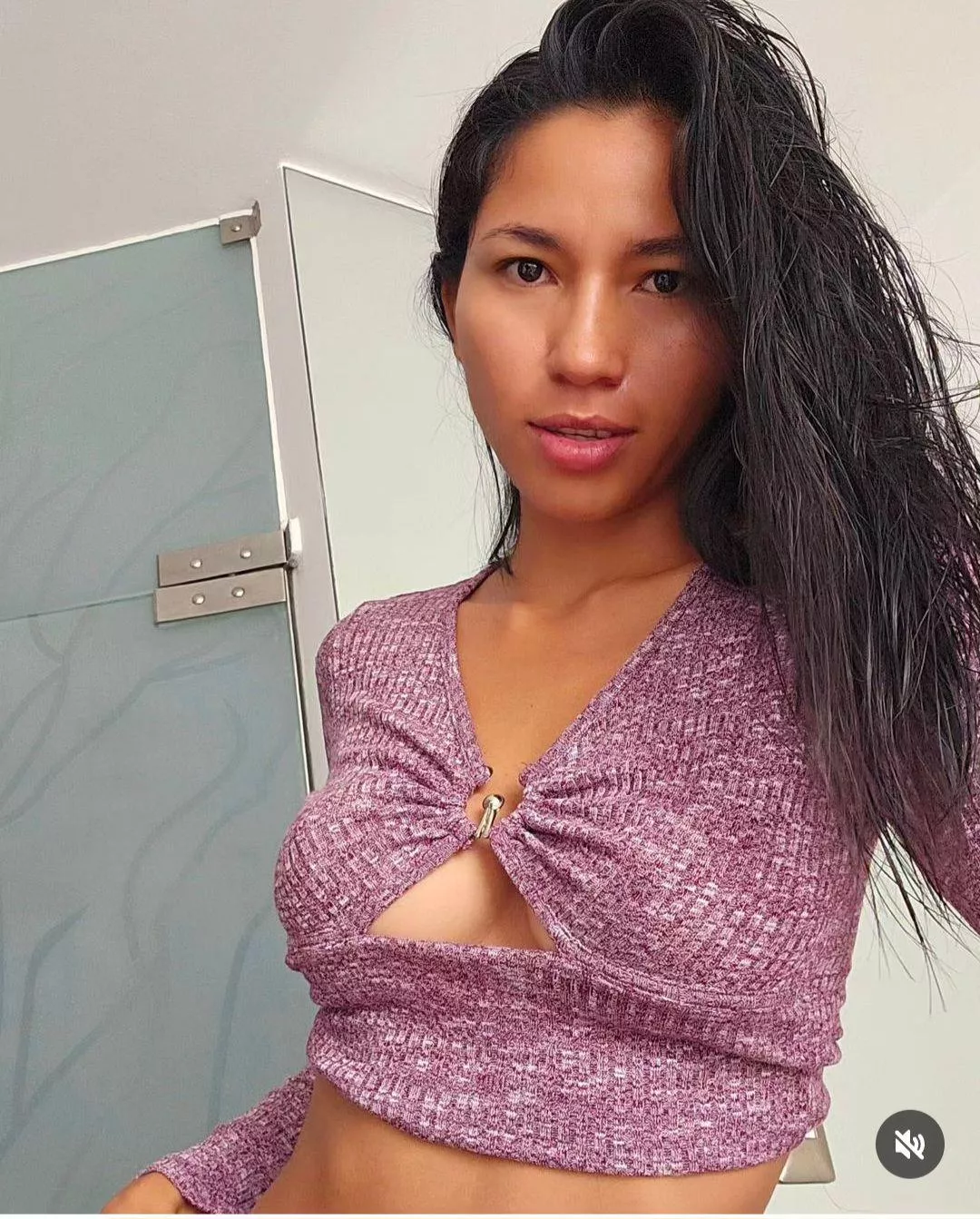 No bra, no make up, no problems