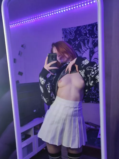 No bra - no problem
