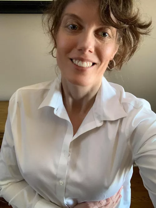 No bra on Xmas morning 🎁🎁