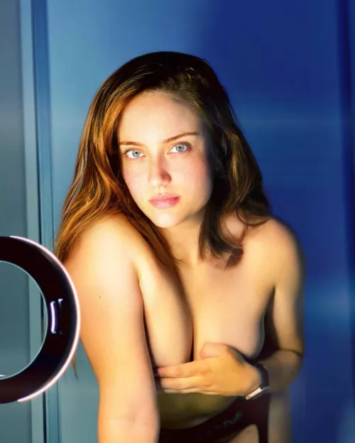 No makeup no filter to show my freckles and natural body. Do u like it?