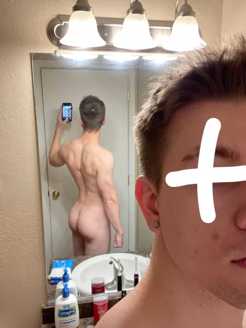 No matter how lean I get, my ass seems to stay big. 🤷🏼‍♂️🍑