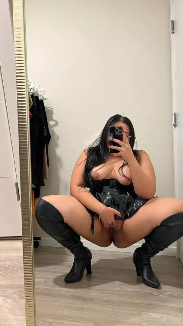 No panties = easy access