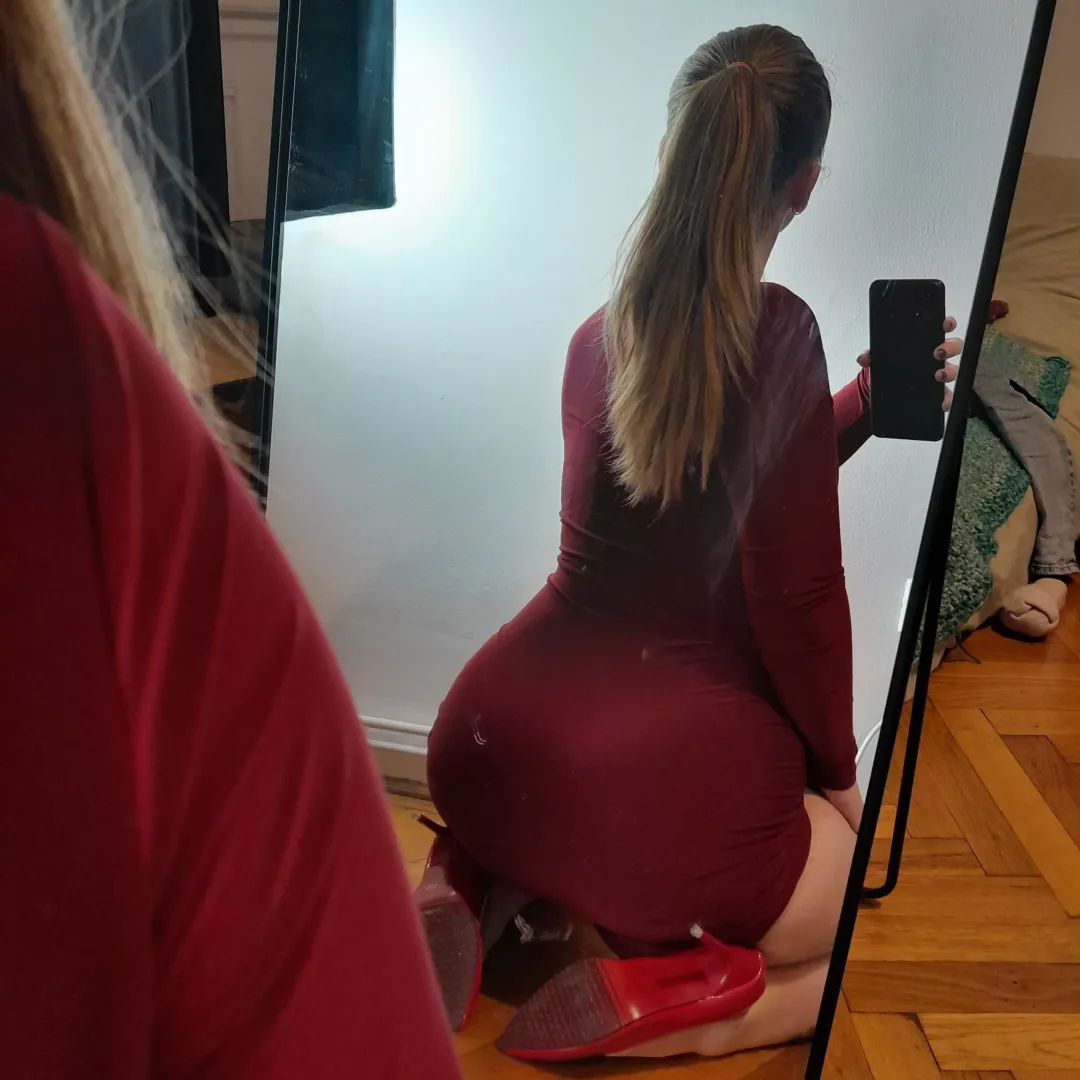 No panties, I swear