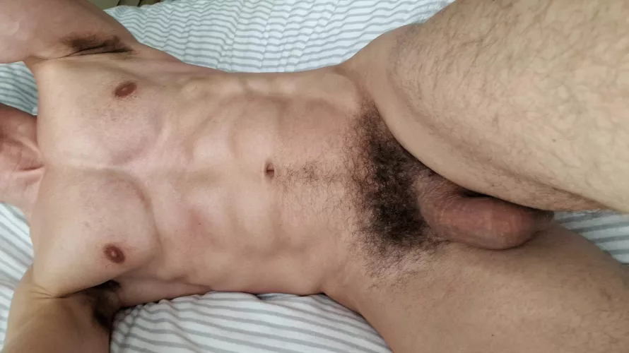 No shower before sleep makes morning musk on freshly woken warm body irresistible, especially after heavy dreams. 🫣 Does it affect you in some way? LMK