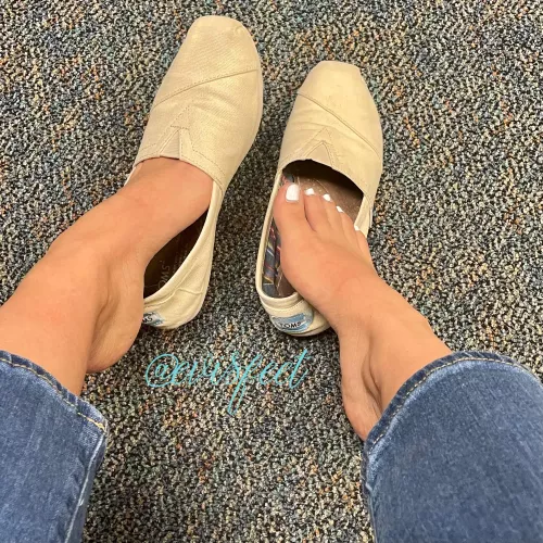 No socks today means one thing…