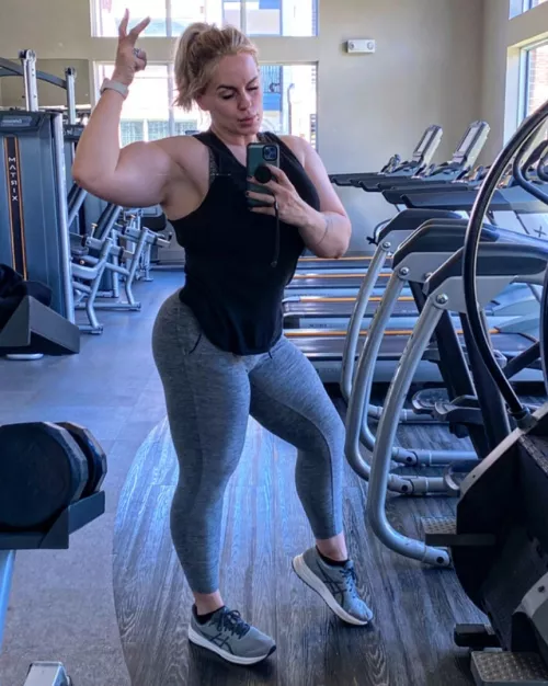 noellerockwell (205 lb.)