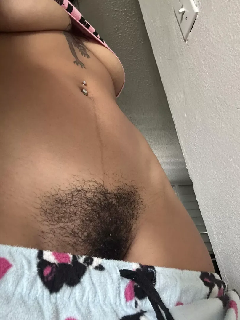 Not everyone can handle my very hairy pussy