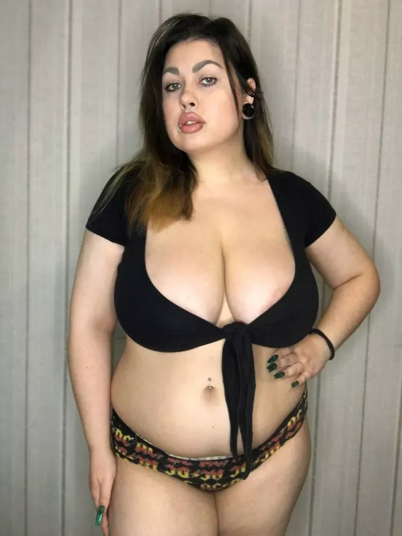 Not exactly a porcelain doll but hopefully attractive enough to give you a boner🤎