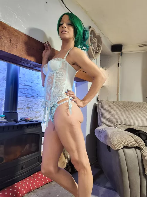 Not to toot my own horn or anything but I would def fuck myself in this set