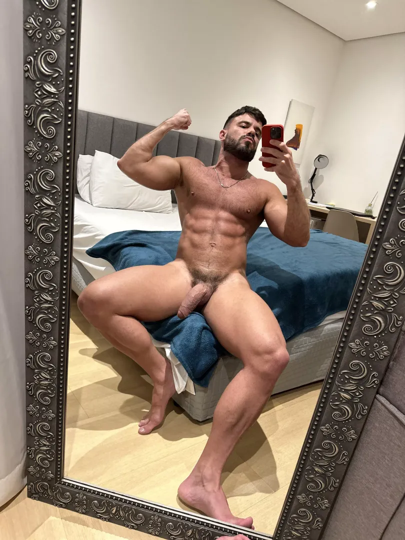 Nothing is more beautiful than a dick after cumming and coming back to his natural form