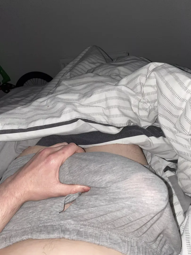 Nothing like the free, spacious feeling of wearing boxers 😏. Would be stupid to try and contain myself