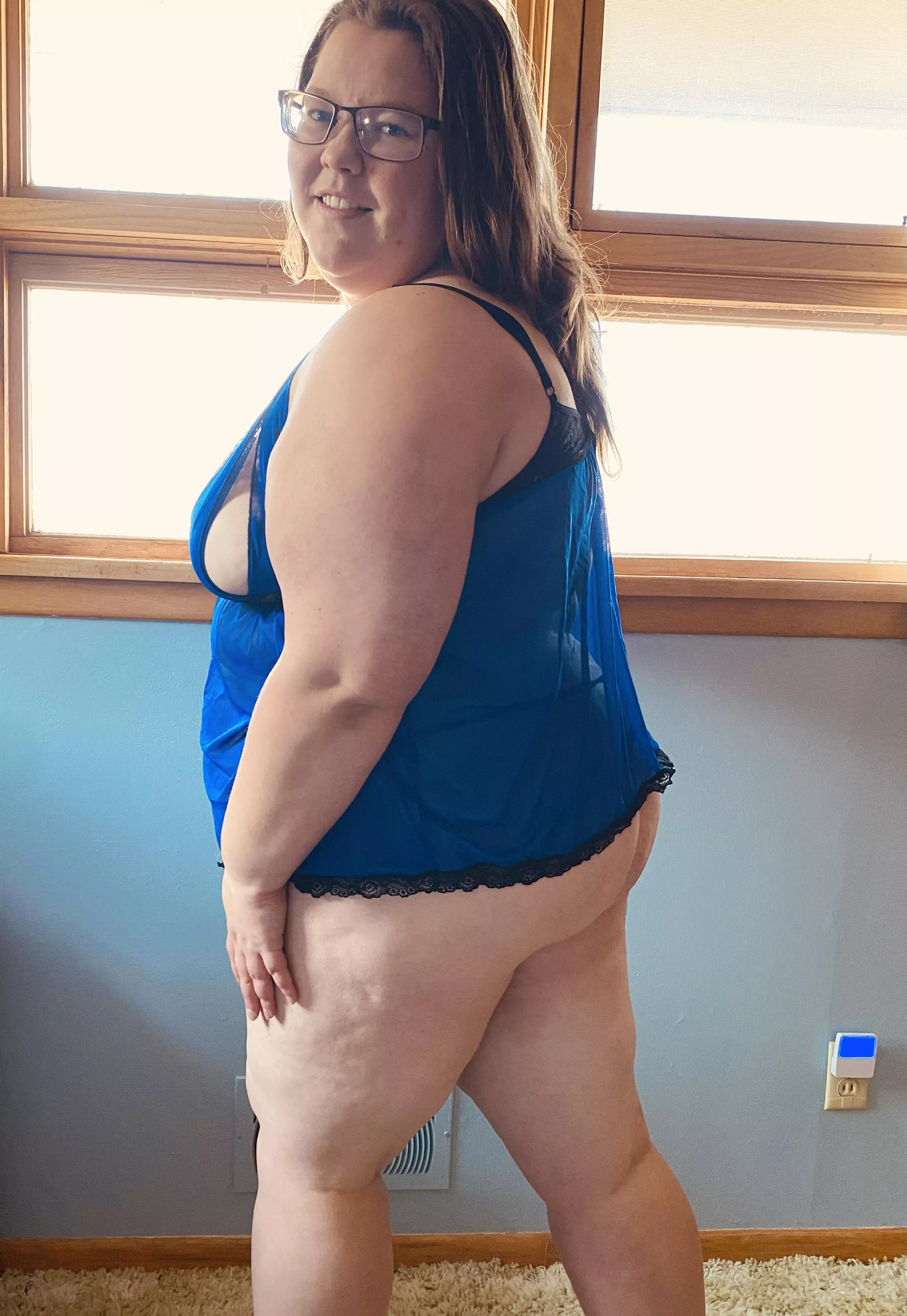 Now be honest….does my fat make me look fat? 🤭😘