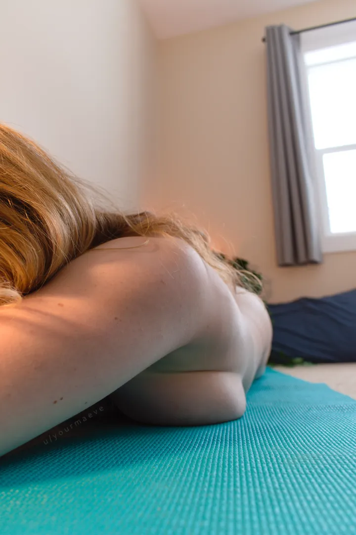 Nude Yoga