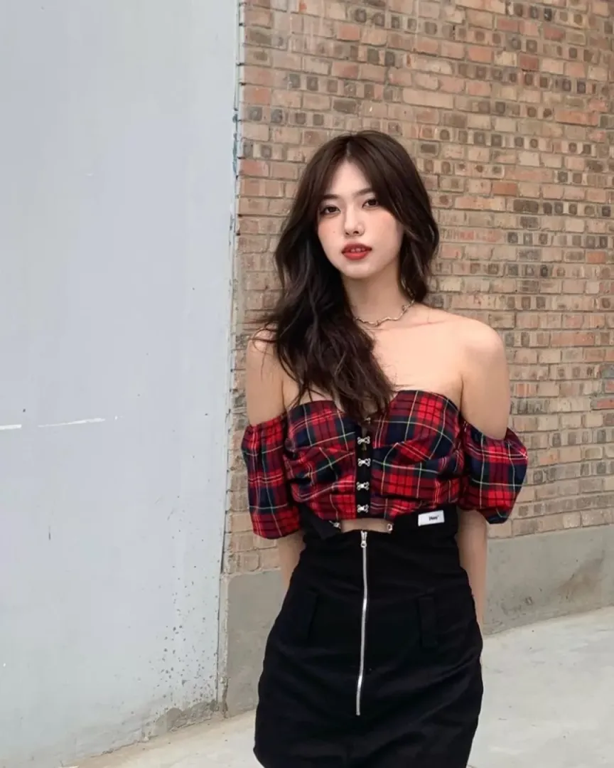 Off the shoulder