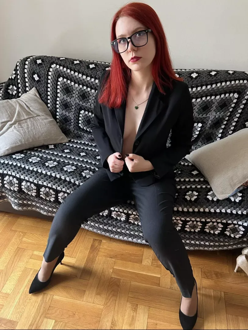 Office outfit 🖤
