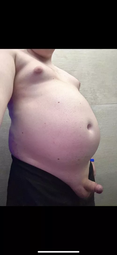 officially too fat to ride the waterslides 🐷🤭