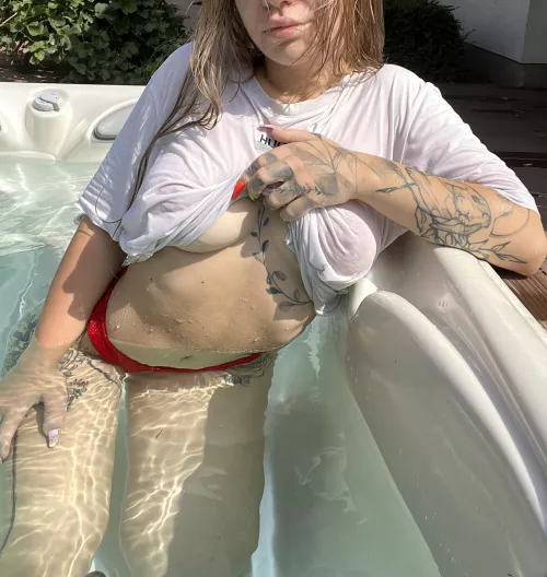 Oh noo I wet my shirt😥 should I take it off?😈