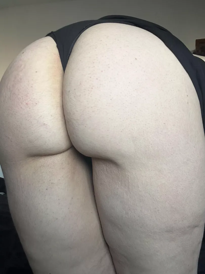 Oh, you like my ass? Here, take a closer look.