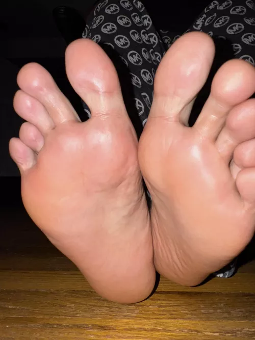 Oily soles