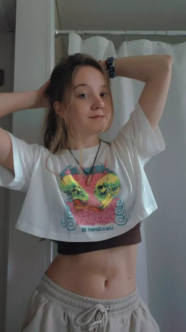 Ok this might be a very cropped crop top