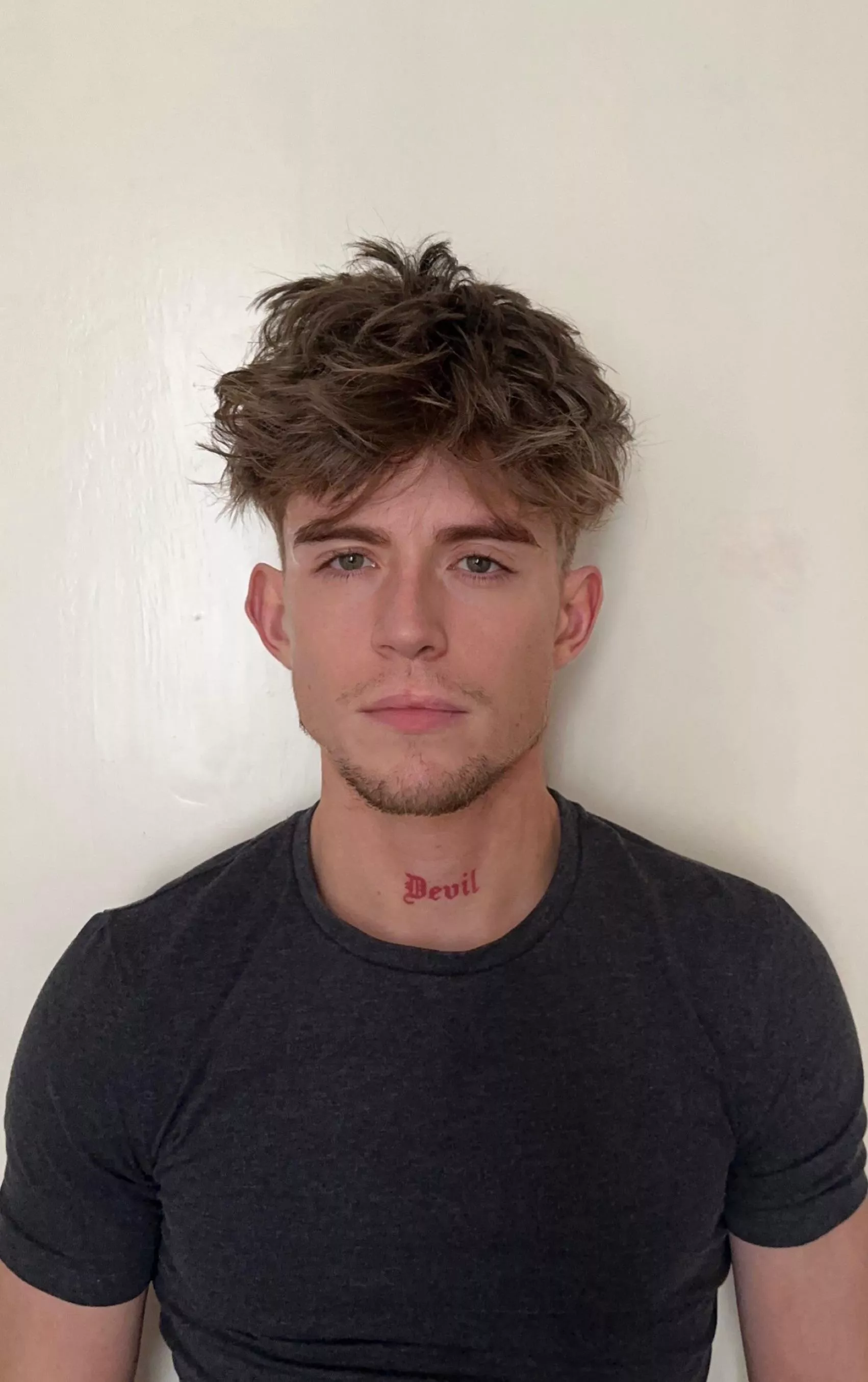 OKAY YALL. So many asked to upload a better and more natural photo. SO NOW😂 Guess my age😂😂😂😂