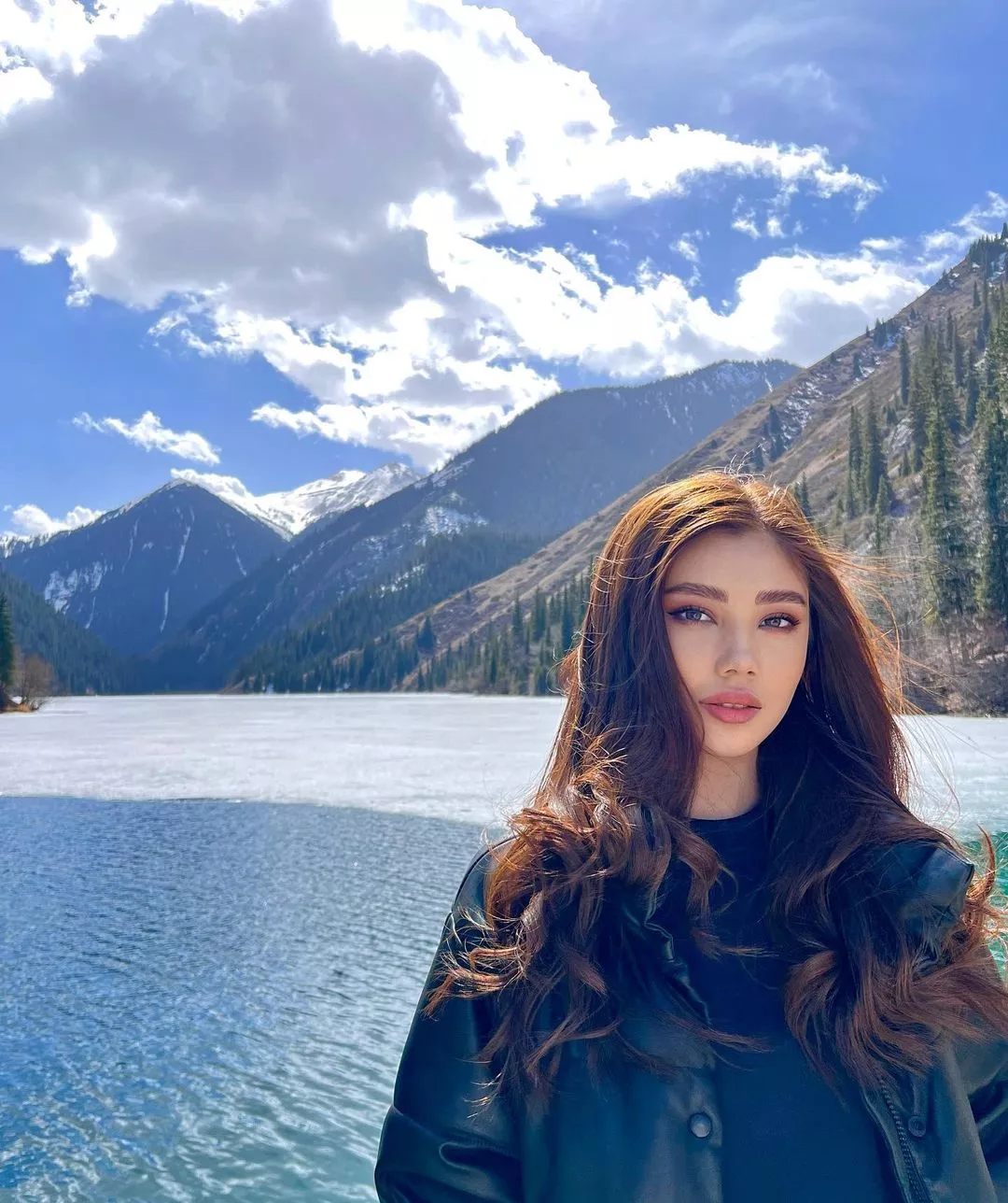 Oksenkovny Karlygash ...