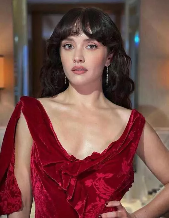 Olivia Cooke.