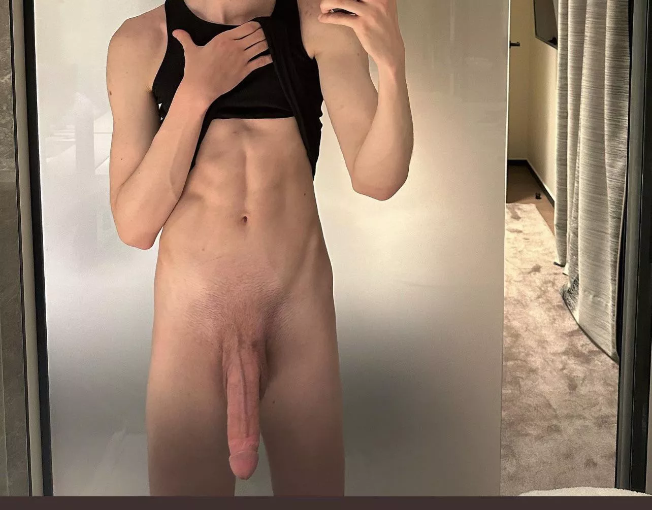 On the hunt for bottoms 😈