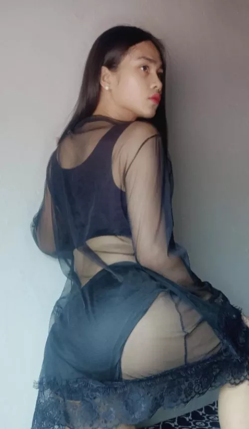 Only react if you are interested to a trans fem. with surprise. 🥵✅