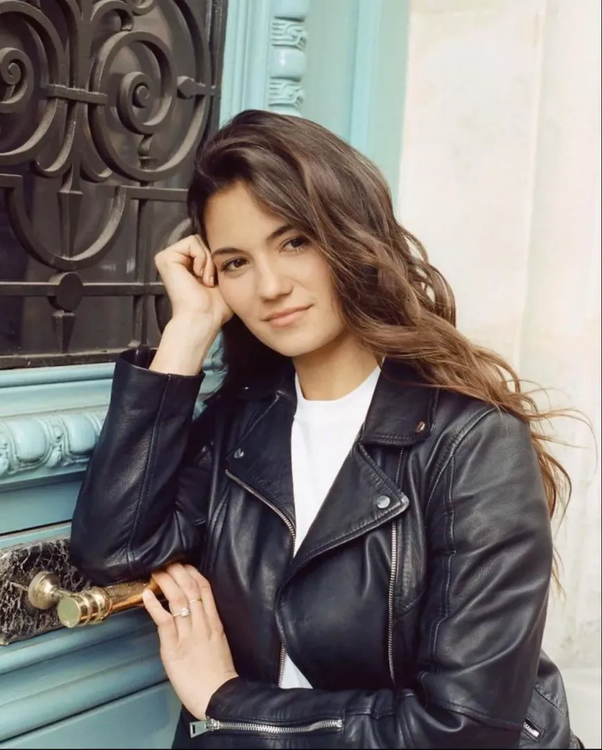 Ophelie Bau