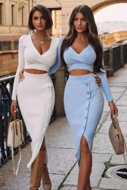 🤍 or 💙