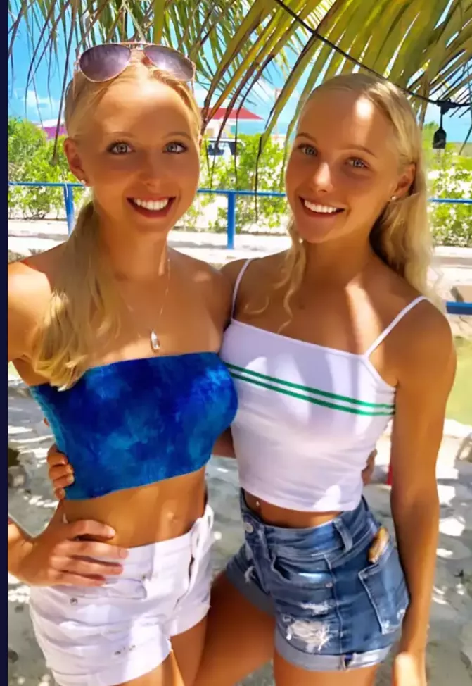 🔵 or ⚪ top