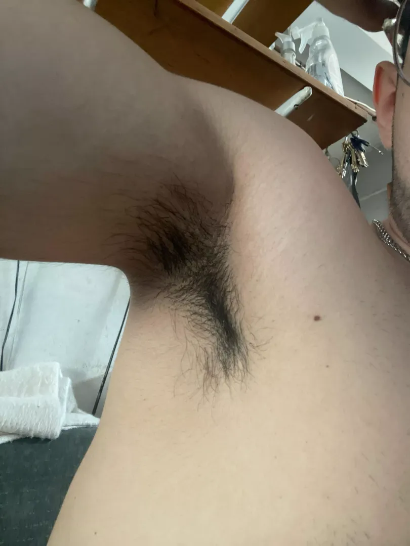 Ou my god someone for lick?