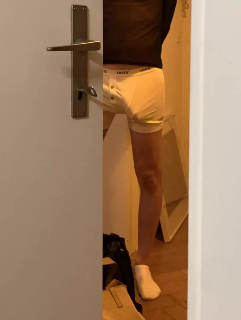 outline in white