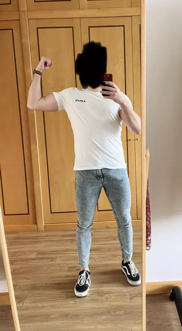 Pants I use for tinder dates 😅