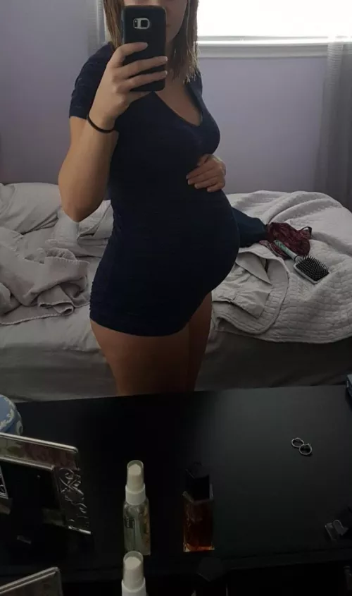 Pantsless pregnant 