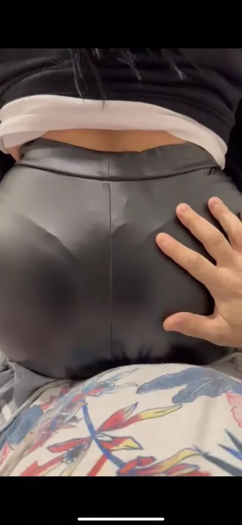 Panty line in leather leggings 🖤