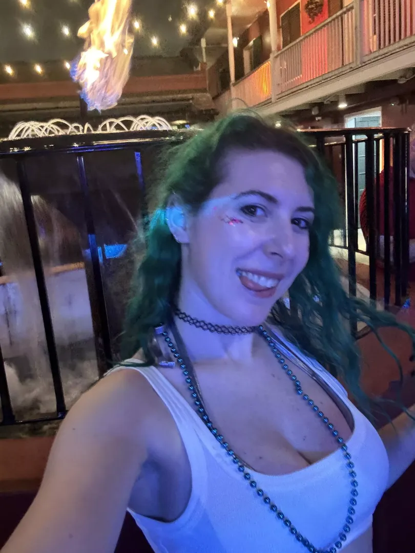 Partyin cleavage