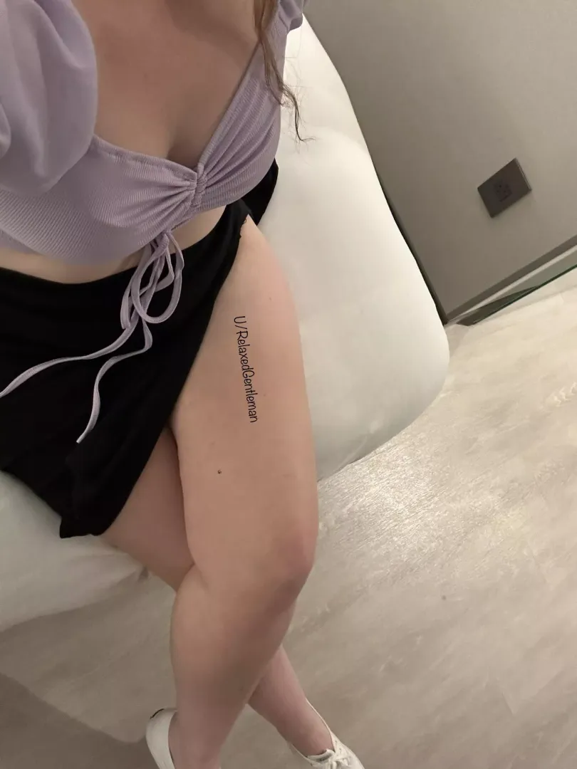 Patiently waiting in a hotel room [F]or my date to arrive