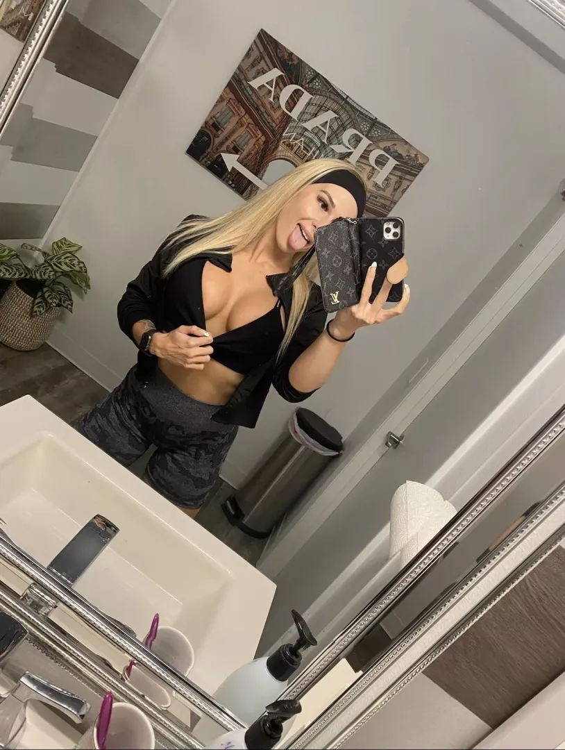 peek a boob