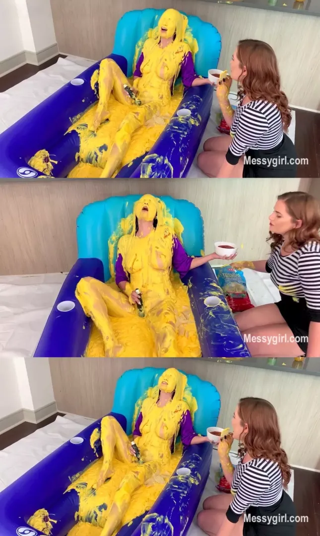 Penelope masturbates in cheese