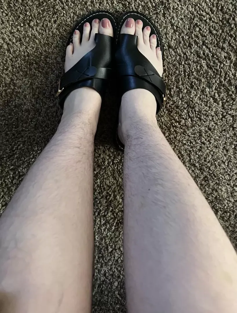 people make fun of my long toes... are they still cute?🥺
