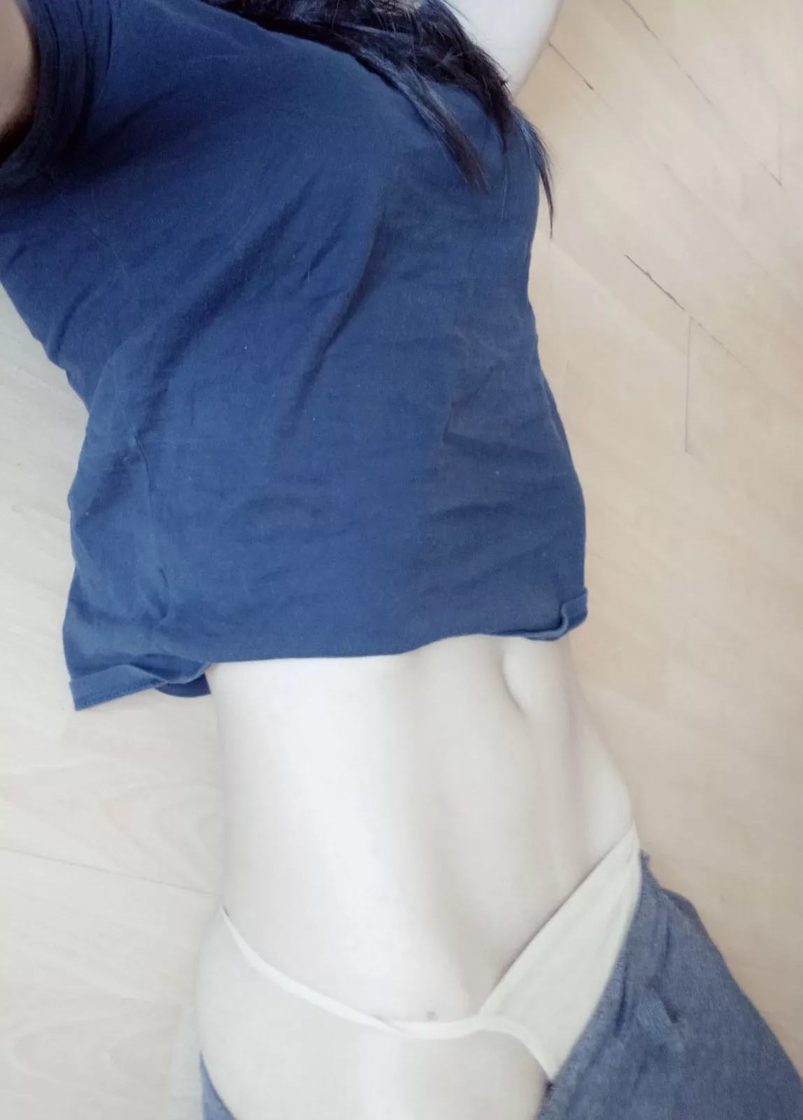 People recommended to stretch and take some belly pics 🙂 (oc) f 27 💕