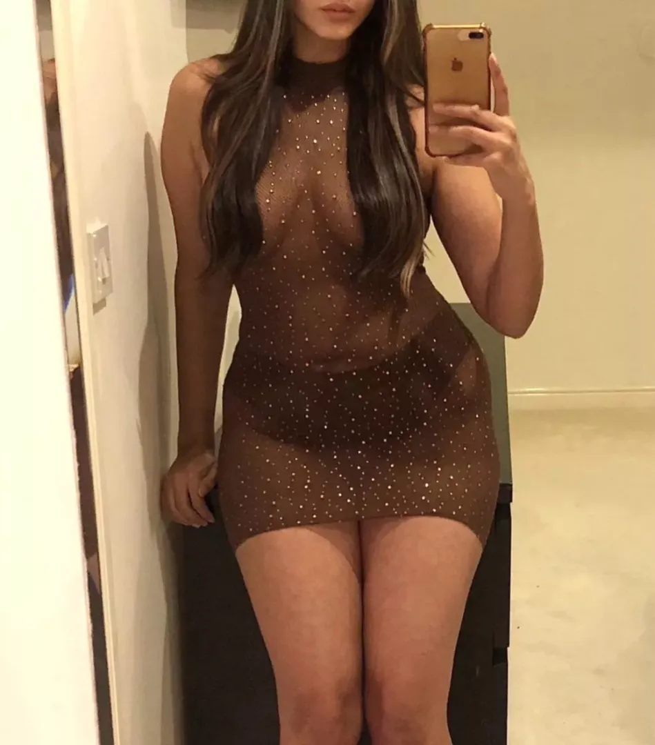People will stare, make it worth their while...👄