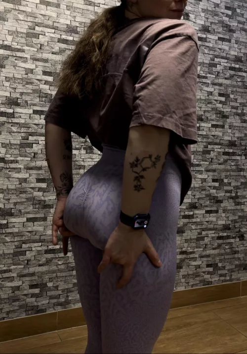 Perky booty