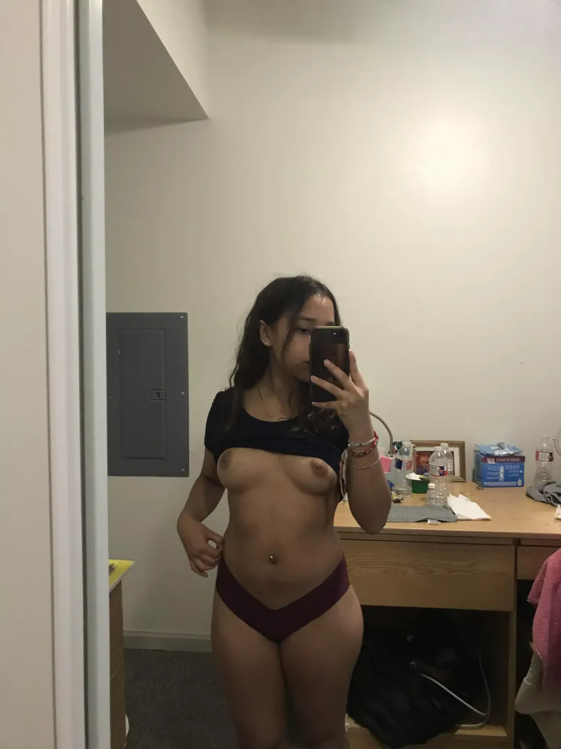 petite 🌸💕💋