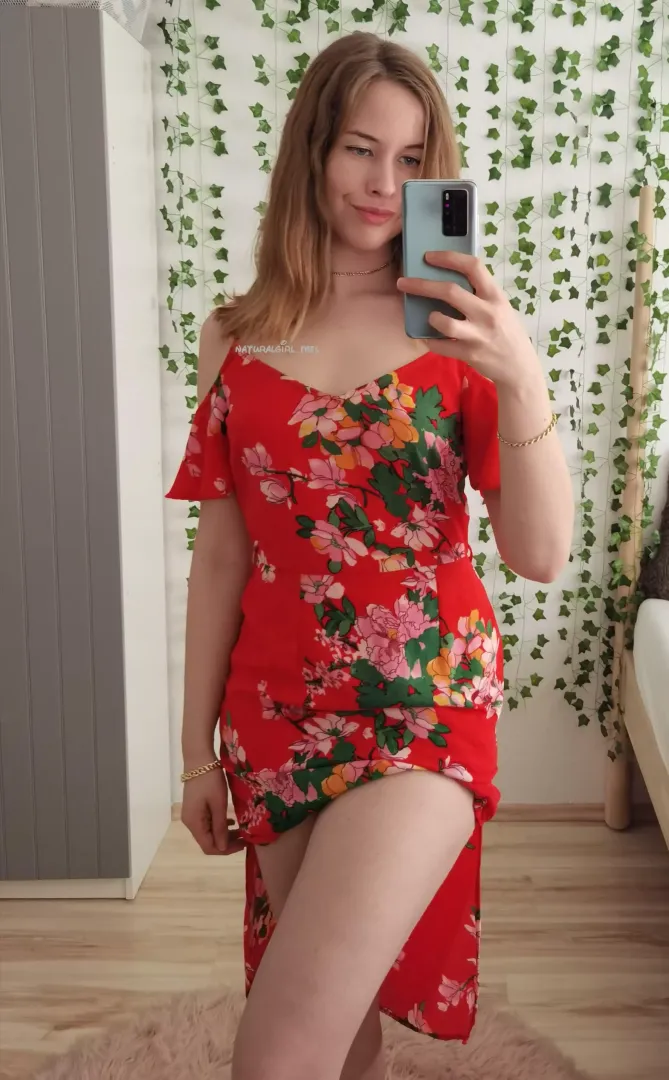 Pick me to the sea and I wear my most beautiful sundress